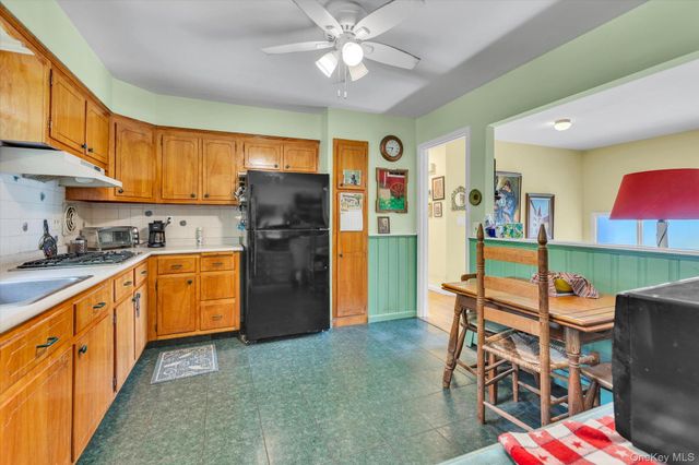 261 W Pulaski Road, Huntington Station, NY 11746