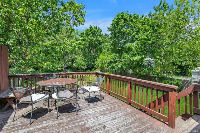 261 W Pulaski Road, Huntington Station, NY 11746