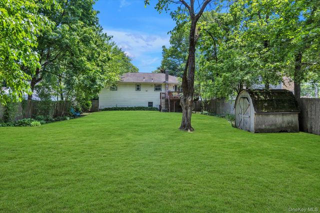 261 W Pulaski Road, Huntington Station, NY 11746