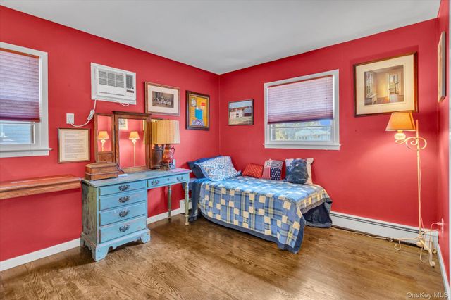 261 W Pulaski Road, Huntington Station, NY 11746