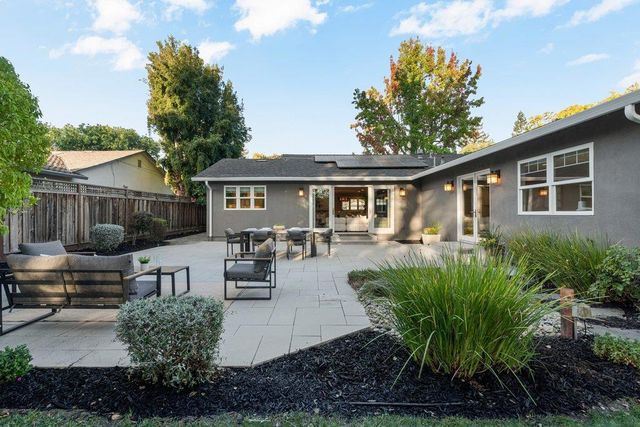 1567 Siesta Drive, Los Altos, CA 94024