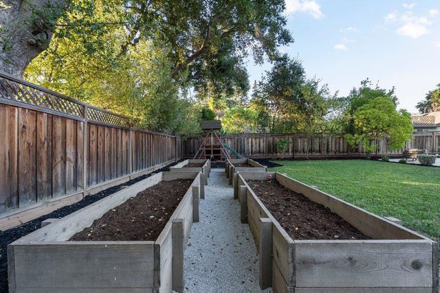 1567 Siesta Drive, Los Altos, CA 94024