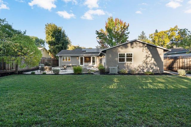1567 Siesta Drive, Los Altos, CA 94024