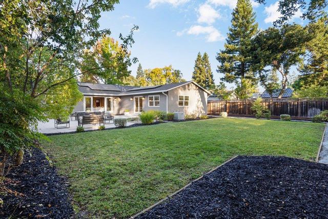 1567 Siesta Drive, Los Altos, CA 94024