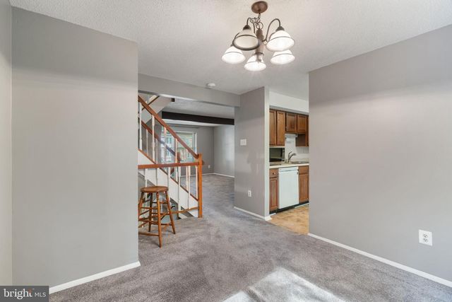 8164 CURVING CREEK CT, Springfield, VA 22153