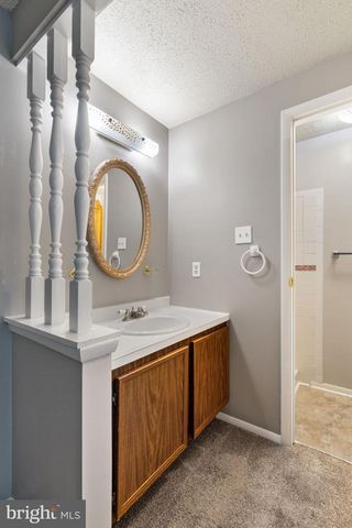 8164 CURVING CREEK CT, Springfield, VA 22153