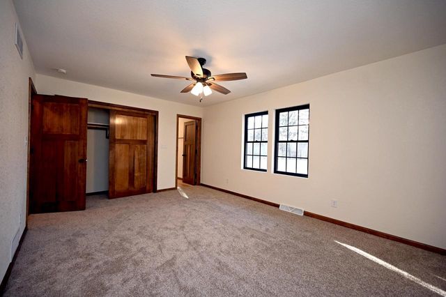 2115 Genesee STREET, Delafield, WI 53018