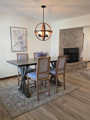 2115 Genesee STREET, Delafield, WI 53018