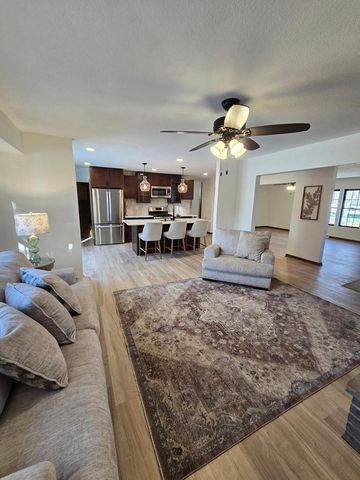 2115 Genesee STREET, Delafield, WI 53018