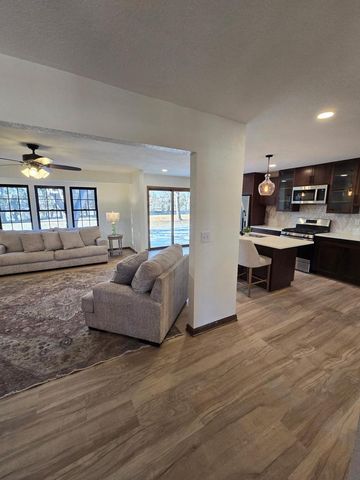 2115 Genesee STREET, Delafield, WI 53018