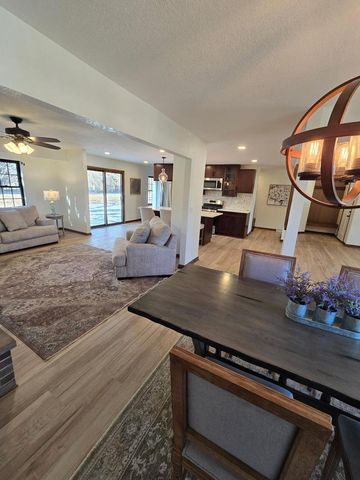 2115 Genesee STREET, Delafield, WI 53018