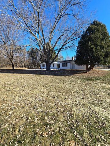 2115 Genesee STREET, Delafield, WI 53018