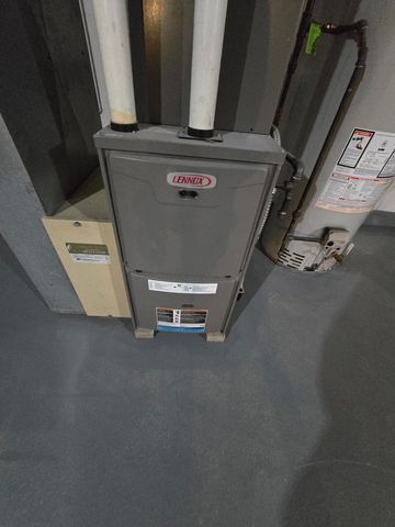 2115 Genesee STREET, Delafield, WI 53018