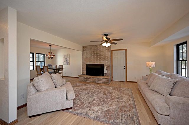 2115 Genesee STREET, Delafield, WI 53018