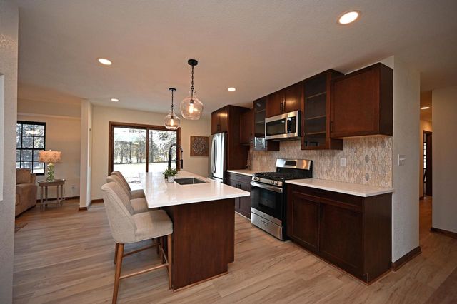 2115 Genesee STREET, Delafield, WI 53018