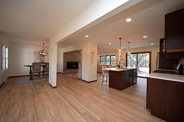 2115 Genesee STREET, Delafield, WI 53018