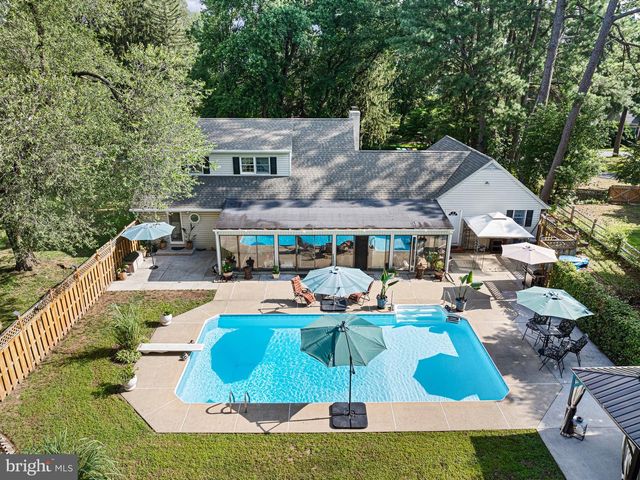 100 S SHORE DR, Dover, DE 19901