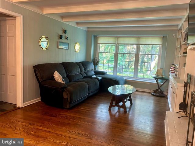 100 S SHORE DR, Dover, DE 19901