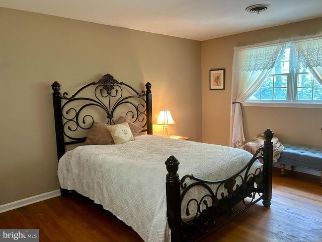 100 S SHORE DR, Dover, DE 19901