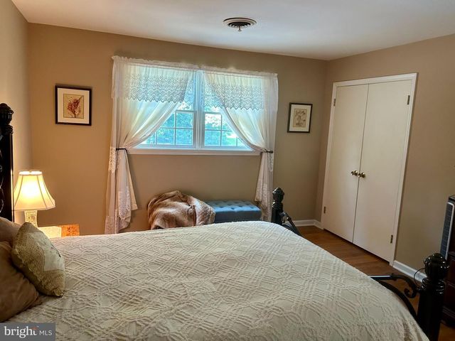 100 S SHORE DR, Dover, DE 19901