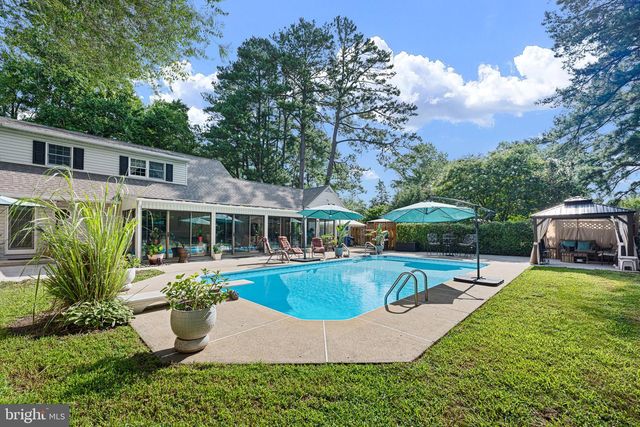 100 S SHORE DR, Dover, DE 19901