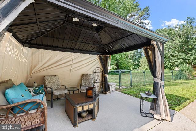 100 S SHORE DR, Dover, DE 19901