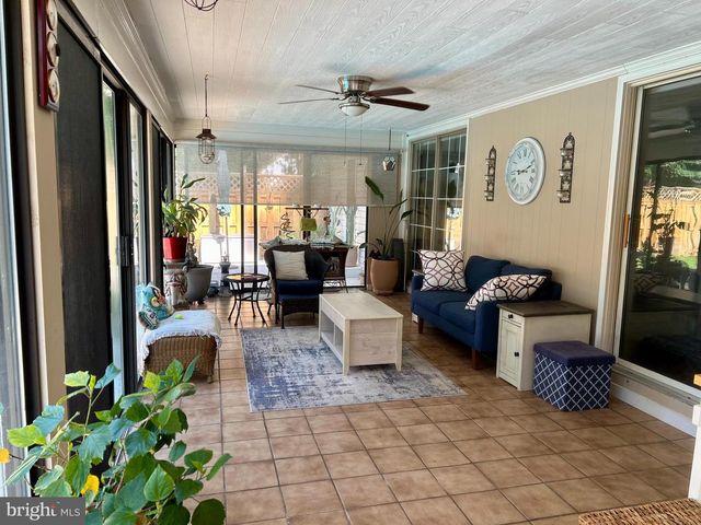 100 S SHORE DR, Dover, DE 19901