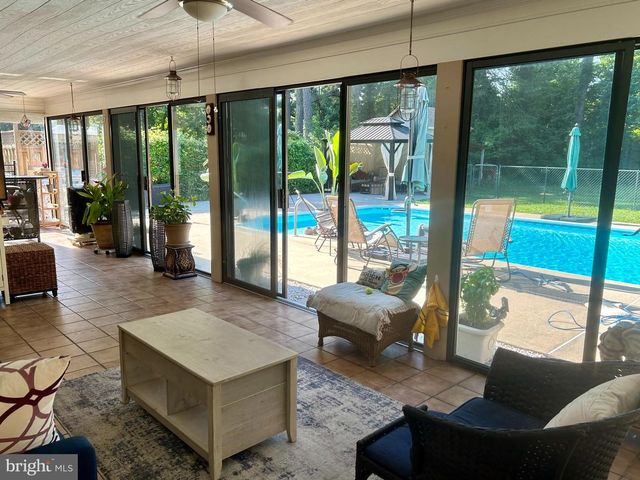 100 S SHORE DR, Dover, DE 19901