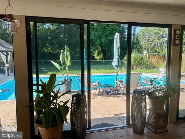 100 S SHORE DR, Dover, DE 19901