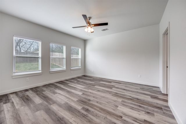 924 W Collins Street, Denison, TX 75020