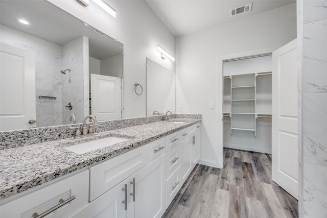 924 W Collins Street, Denison, TX 75020
