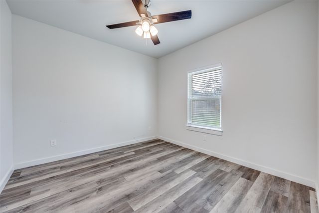 924 W Collins Street, Denison, TX 75020
