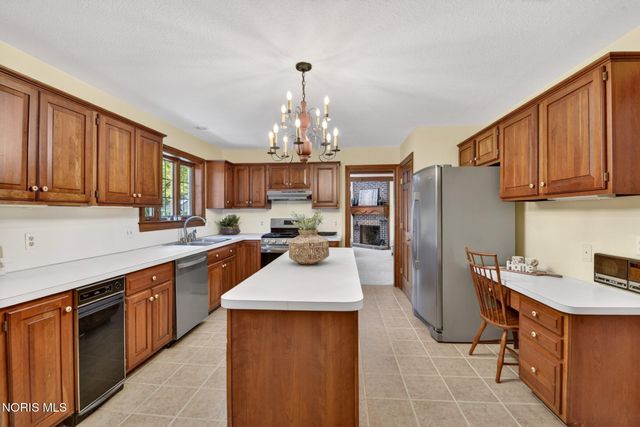 5238 River Ridge Circle, Sylvania, OH 43560
