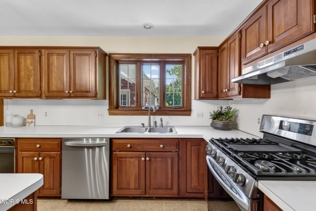 5238 River Ridge Circle, Sylvania, OH 43560