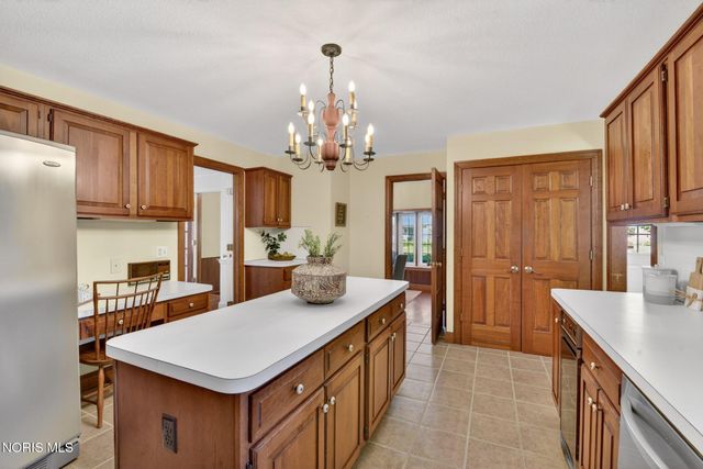 5238 River Ridge Circle, Sylvania, OH 43560