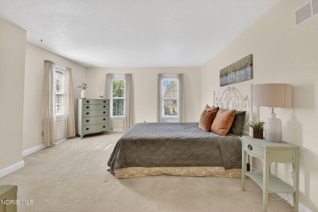 5238 River Ridge Circle, Sylvania, OH 43560