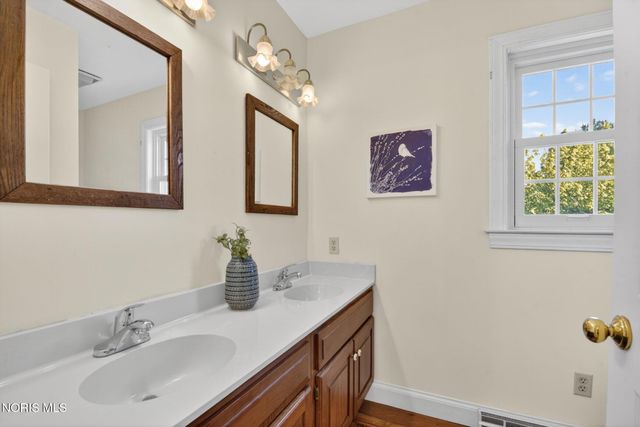 5238 River Ridge Circle, Sylvania, OH 43560