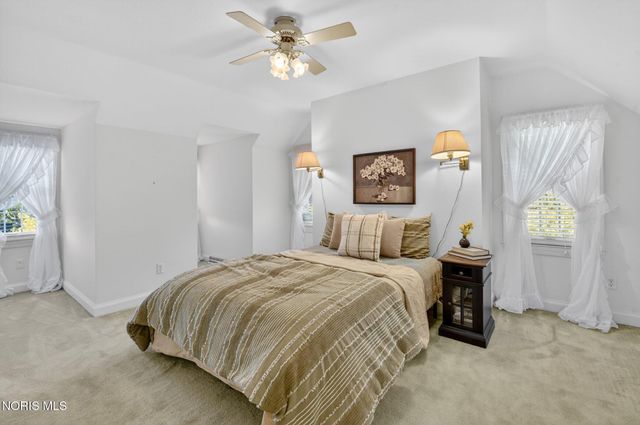 5238 River Ridge Circle, Sylvania, OH 43560