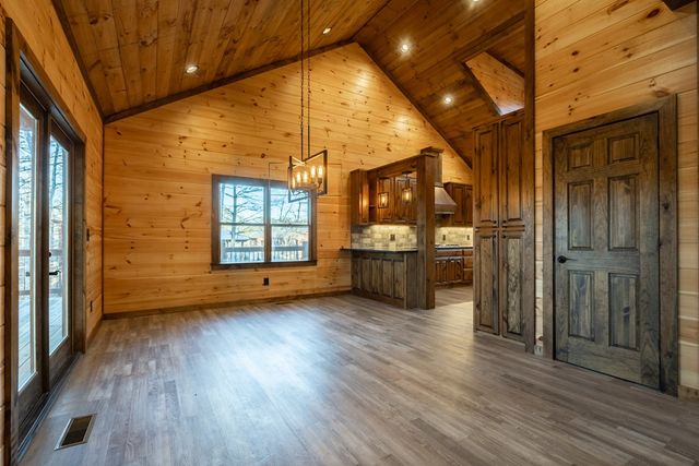 612 Kensington Drive, Mineral Bluff, GA 30559