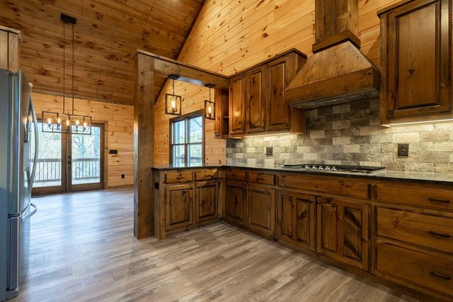 612 Kensington Drive, Mineral Bluff, GA 30559