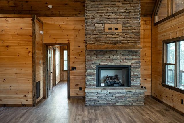 612 Kensington Drive, Mineral Bluff, GA 30559