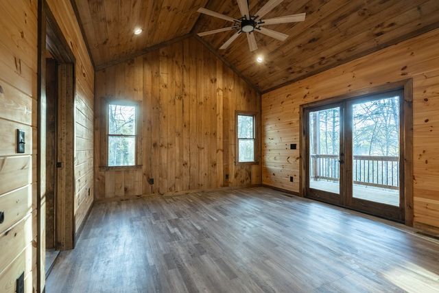612 Kensington Drive, Mineral Bluff, GA 30559
