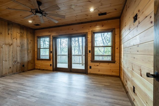 612 Kensington Drive, Mineral Bluff, GA 30559