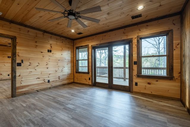 612 Kensington Drive, Mineral Bluff, GA 30559
