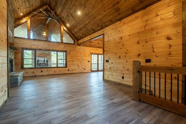 612 Kensington Drive, Mineral Bluff, GA 30559