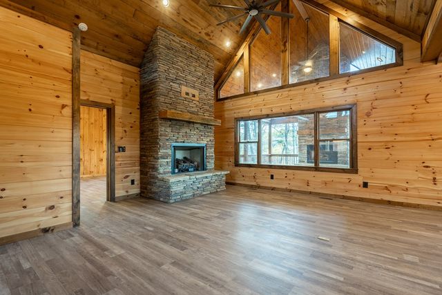 612 Kensington Drive, Mineral Bluff, GA 30559