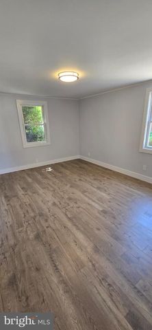 510 DEKLYN AVE, Trenton, NJ 08610