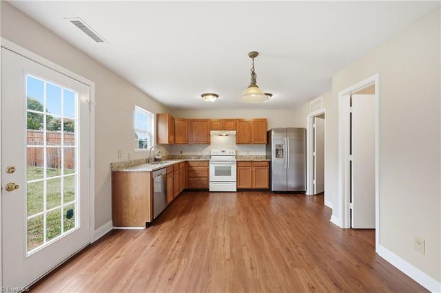 410 Walnut Crossing Drive, Whitsett, NC 27377