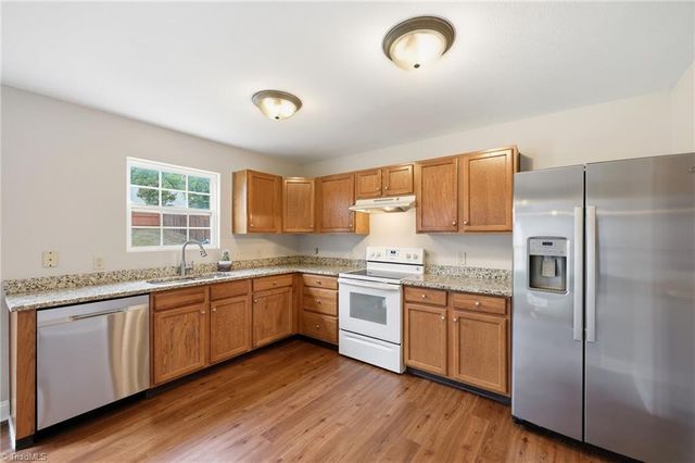 410 Walnut Crossing Drive, Whitsett, NC 27377