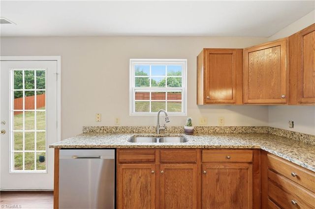 410 Walnut Crossing Drive, Whitsett, NC 27377